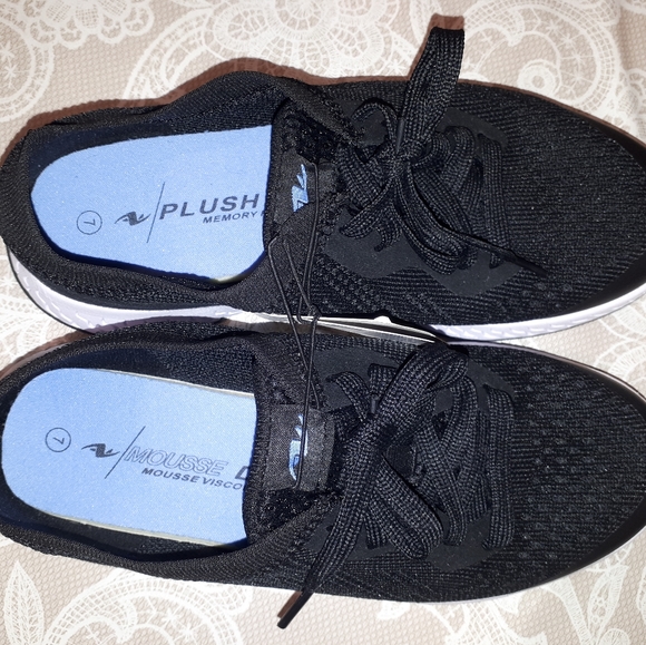 Women's Athletic Works Runners - Picture 5 of 5